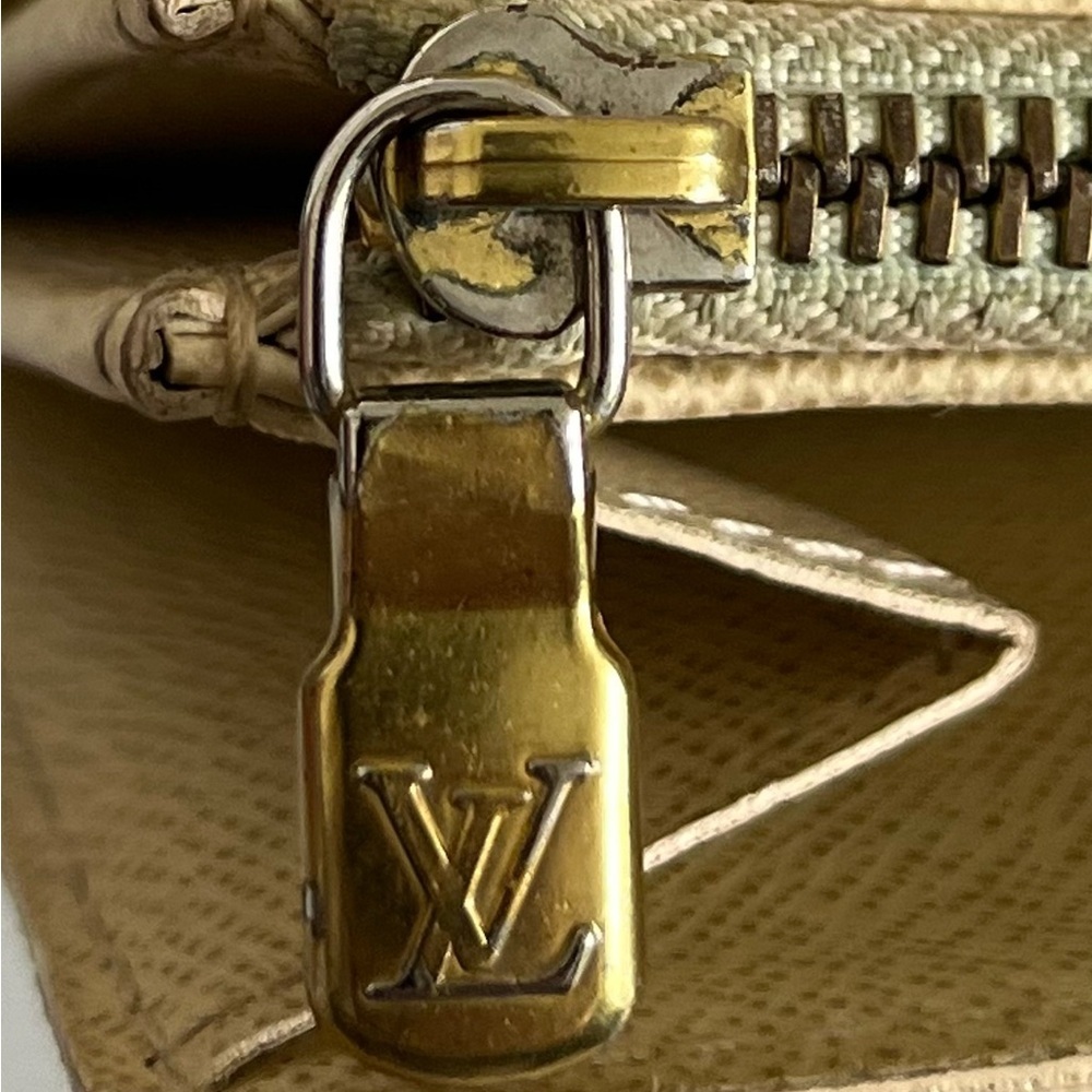 Louis Vuitton Damier Azur Sarah Wallet –Damier Azur Canvas Authentic Long Wallet - Picture 8 of 13